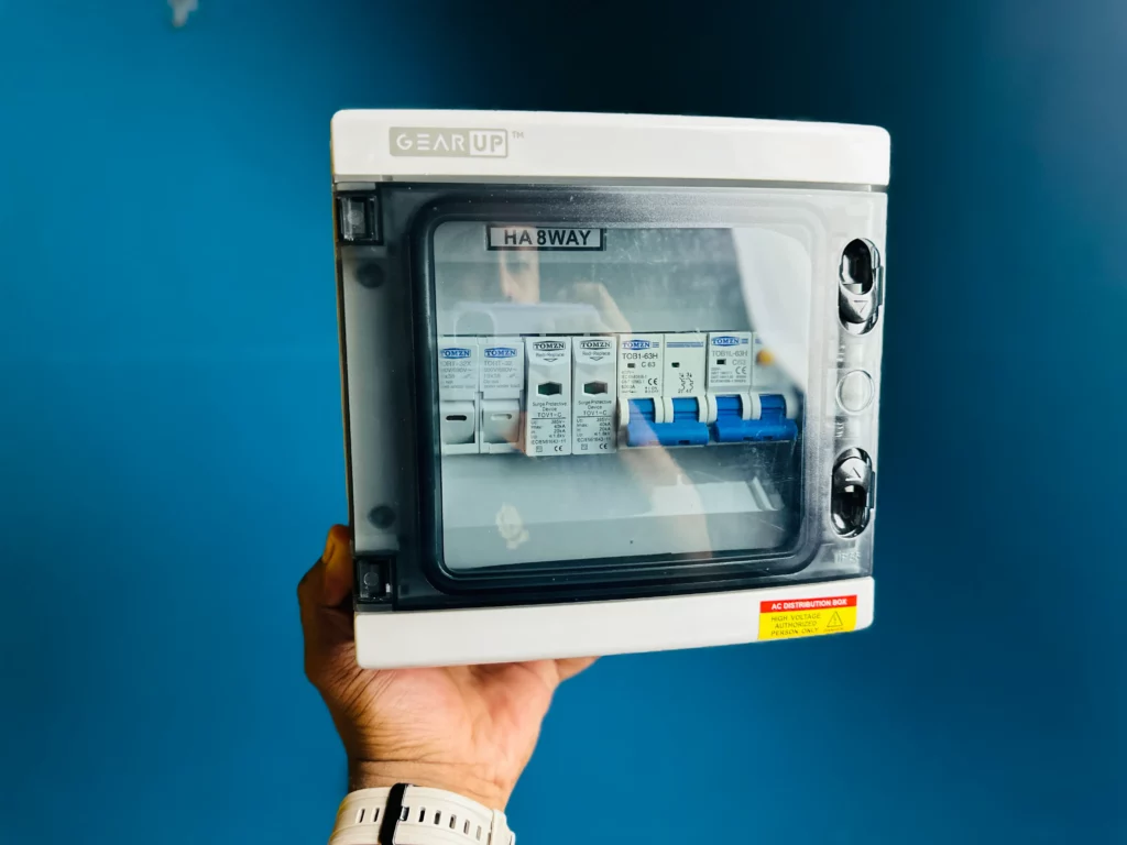 Gearup Ac Distribution Box 8 Way (1 In 1 Out) B Gearup Ac Distribution Box 8 Way (1 In 1 Out) B