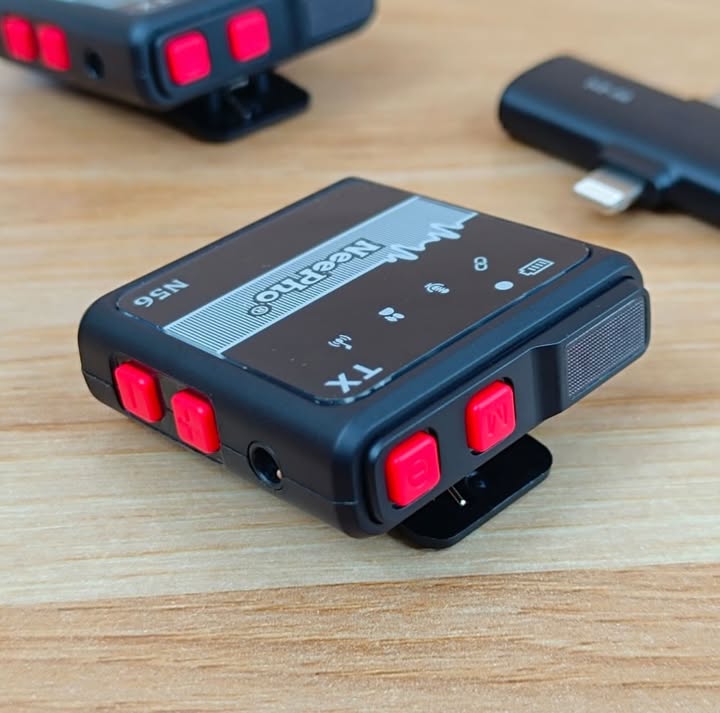 Neepho Np 56 Type C And Lightning Two In One Wireless Microphone D