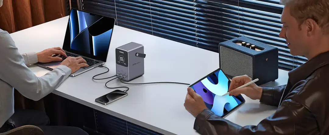 Ugreen Pb770 (25286) 48000Mah 300W Fast Charging Power Bank D Ugreen Pb770 (25286) 48000Mah 300W Fast Charging Power Bank D