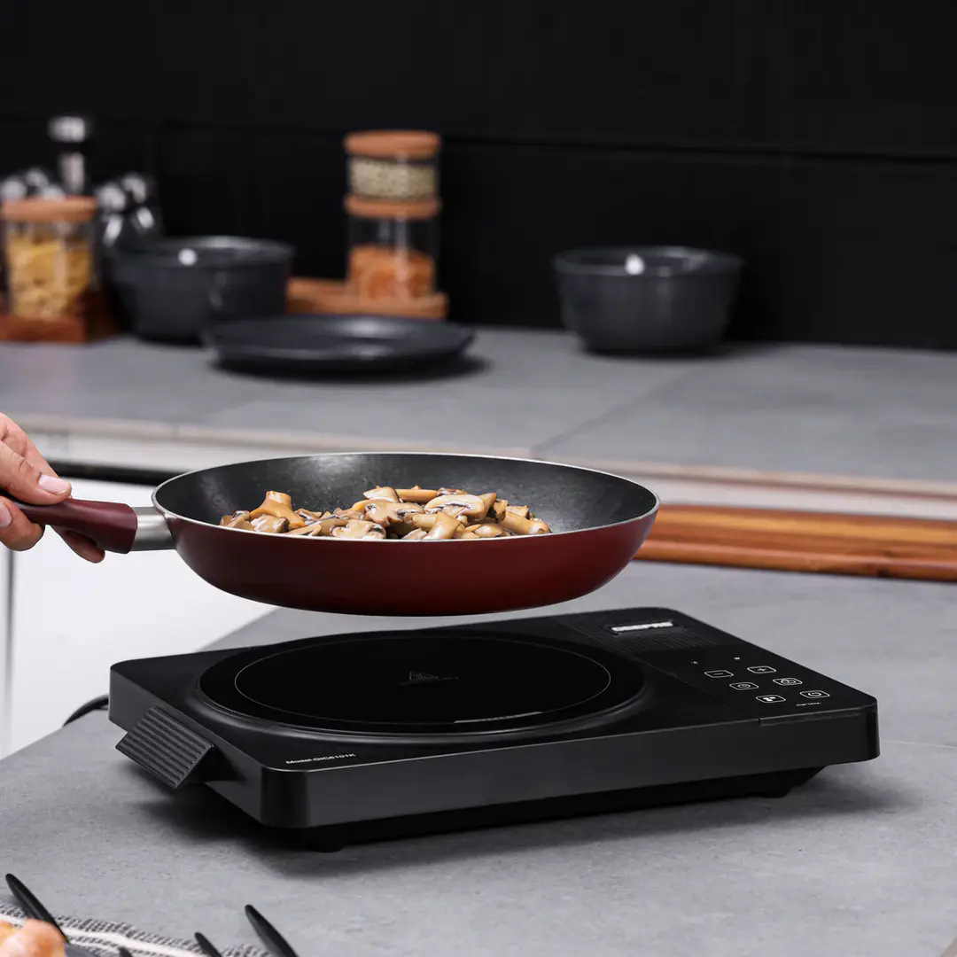 Geepas Gic6101N Infrared Cooker – 2000W B